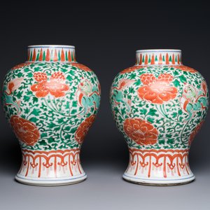 Paire de vase en porcelaine de Chine famille verte à décor de lions bouddhistes aux montures en bronze doré, Kangxi — photo 4