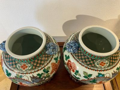 Paire de vases à décor de dragons en porcelaine de Chine famille verte, marque de Chenghua, 19ème — photo 5