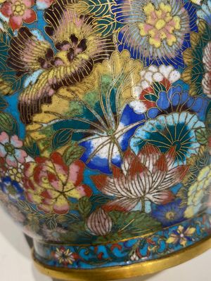 Paire de vases à décor 'millefleurs' en émaux cloisonnés, Chine, marque de l'atelier De Cheng, Pékin, 2ème moitié du 19ème — photo 10