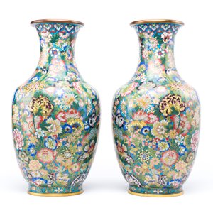 Paire de vases à décor 'millefleurs' en émaux cloisonnés, Chine, marque de l'atelier De Cheng, Pékin, 2ème moitié du 19ème — photo 3
