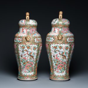 Paire de vases couverts en porcelaine de Chine famille rose, 19ème — photo 2