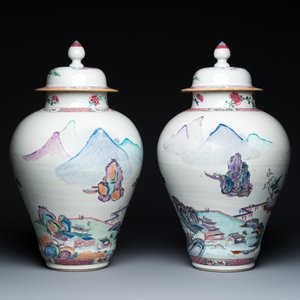 Paire de vases couverts en porcelaine de Chine famille rose à décor de paysages montagneux, Yongzheng — photo 3