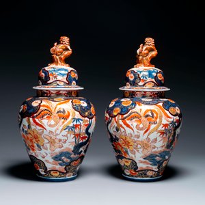 Paire de vases couverts en porcelaine Imari du Japon, Edo, 18/19ème — photo 2