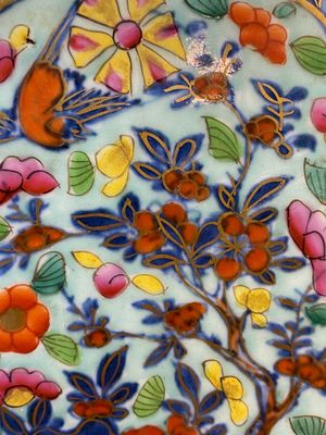 Paire de vases de forme carrée en porcelaine de Chine en bleu et blanc surdécorée en Europe, Kangxi — photo 23