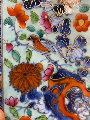 Paire de vases de forme carrée en porcelaine de Chine en bleu et blanc surdécorée en Europe, Kangxi — photo 24