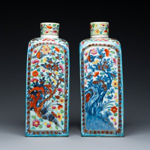 Paire de vases de forme carrée en porcelaine de Chine en bleu et blanc surdécorée en Europe, Kangxi — photo 4