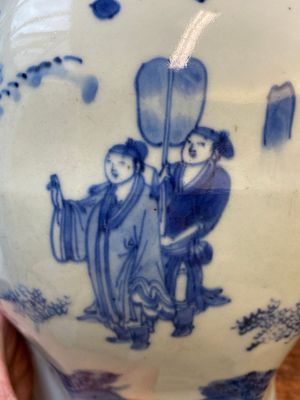 Paire de vases de forme hexagonale en porcelaine de Chine en bleu et blanc, époque Transition — photo 13
