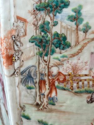 Paire de vases de forme hexagonale en porcelaine de Chine famille rose de Canton à décor mandarin, Qianlong — photo 14