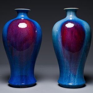 Paire de vases de forme 'meiping' en porcelaine de Chine à émail flambé, 18ème — photo 1