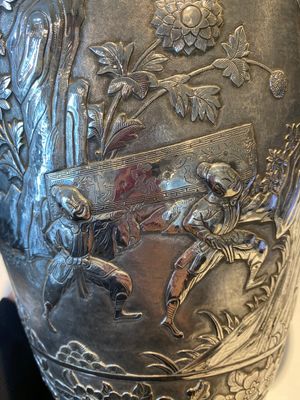 Paire de vases en argent à décor de l'anniversaire de Guo Ziyi, Chine, marque de Qingyun 慶雲, 19ème — photo 10