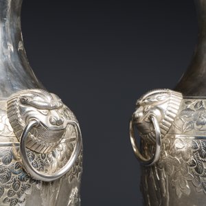 Paire de vases en argent à décor de l'anniversaire de Guo Ziyi, Chine, marque de Qingyun 慶雲, 19ème — photo 10