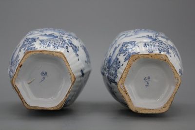 Paire de vases en faïence de Delft, bleu et blanc 18e