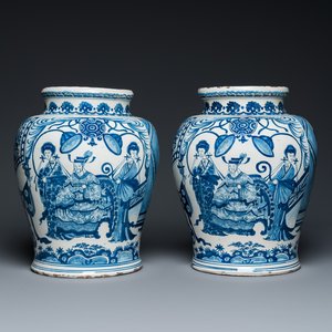 Paire de vases en faïence de Delft en bleu et blanc à décor chinois, ca. 1700 — photo 1