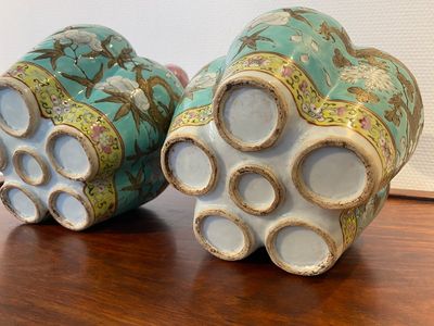 Paire de vases en porcelaine de Chine à décor de dragons sur fond turquoise, 19ème — photo 6