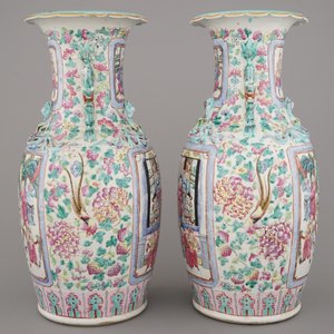 Paire de vases en porcelaine de Chine à décor d'un palais, famille rose, 19e — photo 6