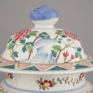 Paire de vases en porcelaine de Chine à décor floral, famille rose, 19e — photo 14