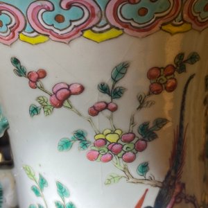 Paire de vases en porcelaine de Chine famille rose à décor de phénix et de faisans, 19ème — photo 16