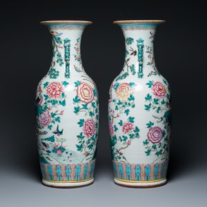 Paire de vases en porcelaine de Chine famille rose à décor de phénix et de faisans, 19ème — photo 4