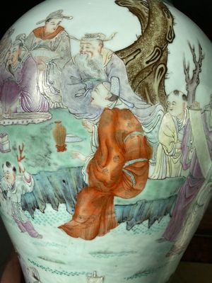 Paire de vases en porcelaine de Chine famille rose à décor d'un musicien qui joue le qin, marque de Qianlong, République — photo 11