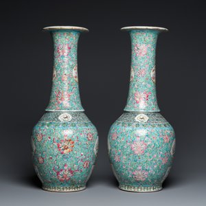 Paire de vases en porcelaine de Chine famille rose à fond turquoise, 19ème — photo 4