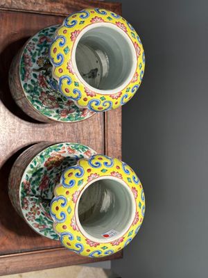 Paire de vases en porcelaine de Chine famille rose de Canton à décor du roman 'Au bord de l'eau 水滸傳', 19ème — photo 5