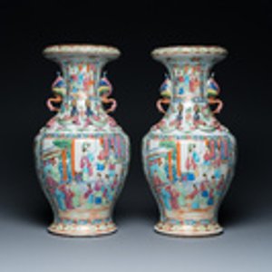 Paire de vases en porcelaine de Chine famille rose de Canton aux anses en forme de canards, 19ème — photo 2