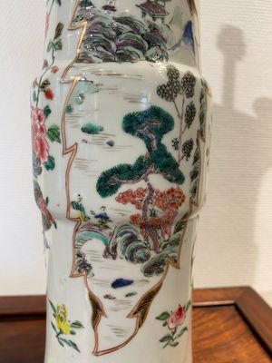 Paire de vases en porcelaine de Chine famille rose montés en lampes en bronze doré, Yongzheng — photo 7