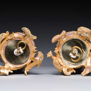 Paire de vases en porcelaine de Chine famille rose montés en lampes en bronze doré, Yongzheng — photo 6