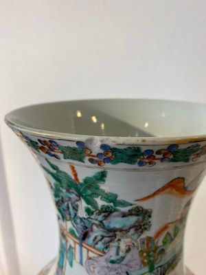 Paire de vases en porcelaine de Chine famille verte de Canton à décor de scènes de jardin, 19ème — photo 6