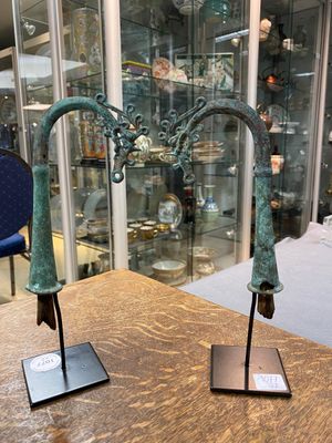 Paire d'hampes en bronze, Chine, Période des Royaumes Combattants, 5/3ème av. J.-C. — photo 3