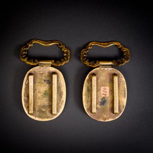 Paire d'ornements de ceinture en bronze doré incrusté d'agate, Qianlong — photo 2