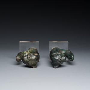 Paire d'ornements romains en forme de tête de panthère et crochets en forme de doigt en bronze, ca. 2ème — photo 7