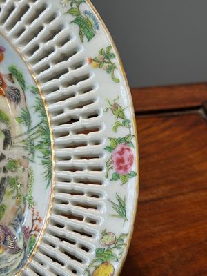 Panier ajouré sur son support en porcelaine de Chine Famille rose de Canton, 19ème — photo 5