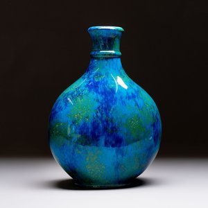 Paul Millet (1870-1950) for Sèvres: A fine blue, turquoise and yellow flambé-glazed bottle vase, late 19th C. — photo 1