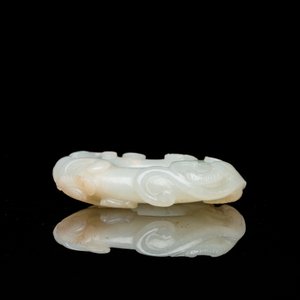 Pendentif en jade blanc sculpté figurant deux chilongs, Chine, Qing — photo 6