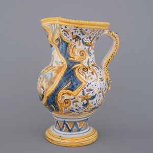 Een grote kan in Italiaanse majolica, Pesaro, 18/19e eeuw — foto 2