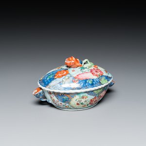 Petite terrine couverte en porcelaine de Chine famille rose à décor de feuilles de tabac, Qianlong — photo 1