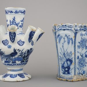 Petite tulipière et vase à fleurs en faïence de Delft, bleu et blanc, 17e-18e — photo 10