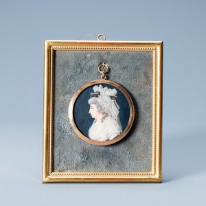 Pierre Louis Bouvier (1765-1836): a portrait miniature on ivory in a golden medallion, dated 1788 — 照片 1
