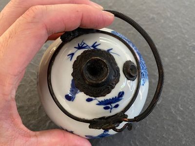 Pipe à eau en porcelaine de Chine 'Bleu de Hue' pour le Vietnam, marque Thọ 壽, 19ème — photo 5