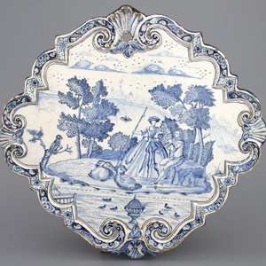 Plaque fine en faïence de Delft, bleu et blanc, décor scène romantique, 18e — photo 1