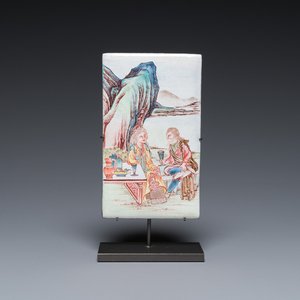 Plaque rectangulaire en émaux de Canton à décor d'un couple européen, Chine, Yongzheng — photo 1