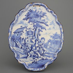 Plaquette romantique en Delft bleu et blanc, Makkum, 19e — photo 1