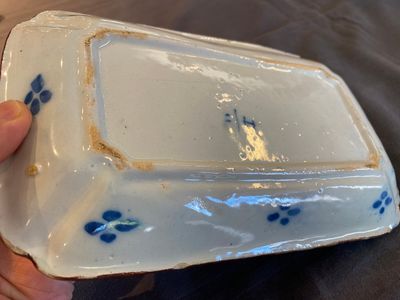 Plat à hareng en faïence de Delft en bleu et blanc, 18ème — photo 5