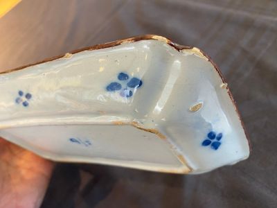 Plat à hareng en faïence de Delft en bleu et blanc, 18ème — photo 10