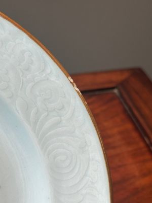 Plat armorié en porcelaine de Chine aux armes de la famille Broman pour le marché suédois, Qianlong, vers 1747 — photo 6
