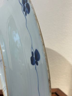 Plat armorié en porcelaine de Chine en bleu et blanc aux armes de Pelgrom pour le marché hollandais, Kangxi — photo 5