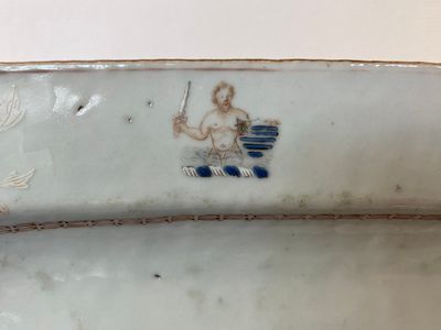 Plat armorié en porcelaine de Chine famille rose aux armes de 'Hotham' et de 'Morley', Qianlong — photo 6
