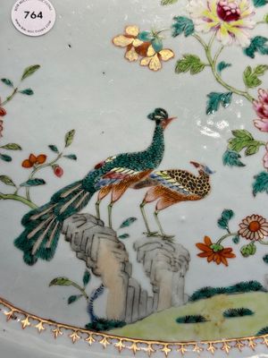 Plat de forme ovale en porcelaine de Chine famille rose à décor d'oiseaux près de branches fleuries, Qianlong — photo 6