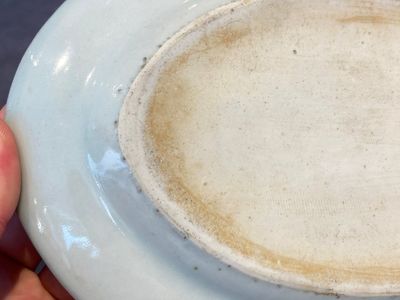 Plat de forme ovale en porcelaine de Chine famille rose de Canton, 19ème — photo 10